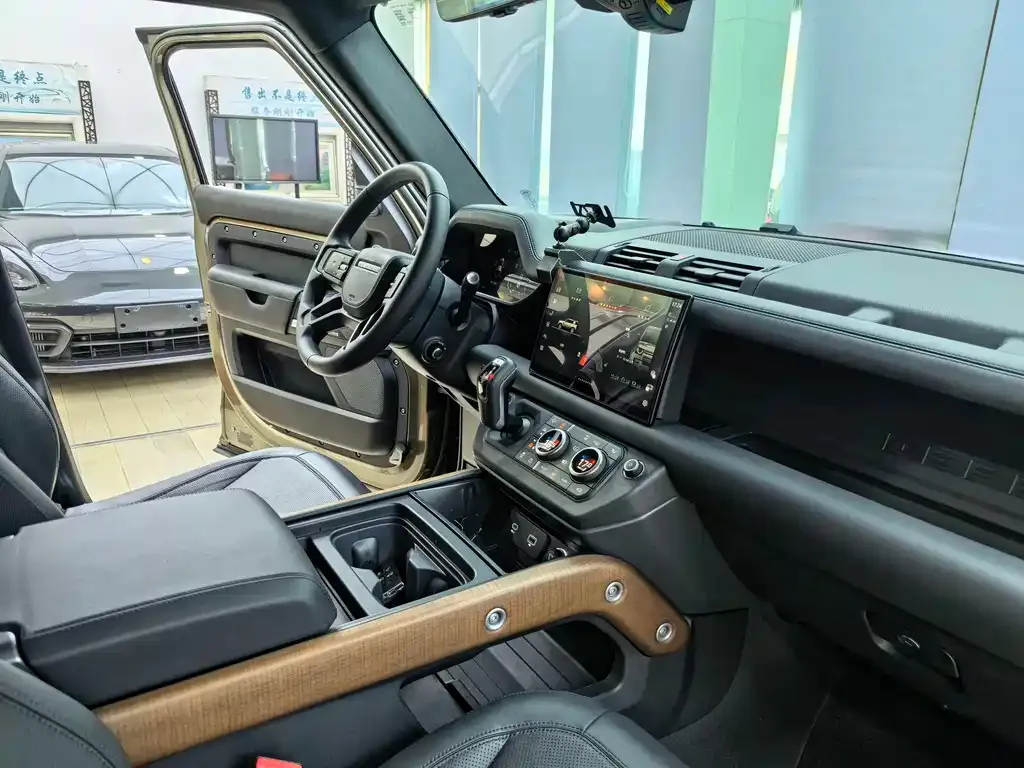 Land Rover Defender — фото 5