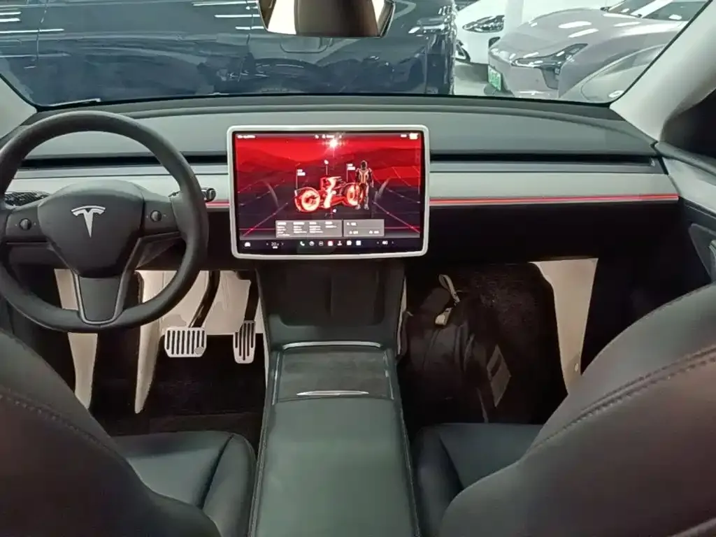 Tesla Model Y — фото 7