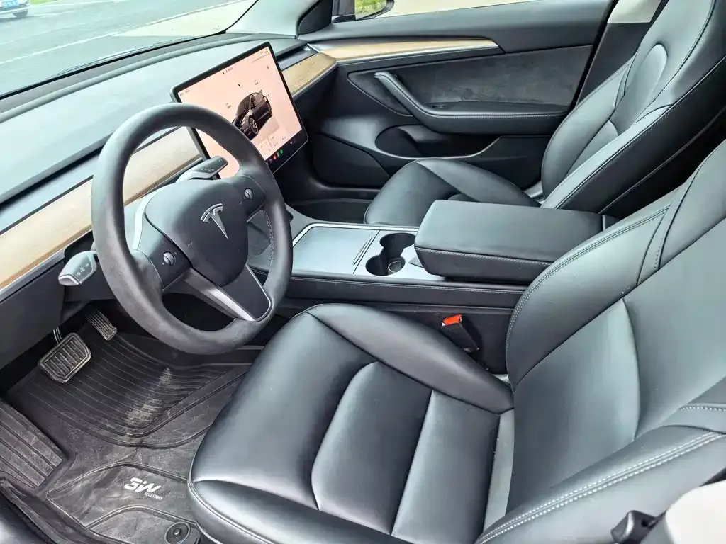 Tesla Model 3 — фото 5