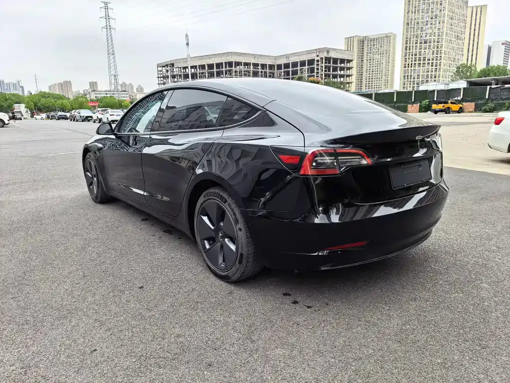 Tesla Model 3 — фото 8