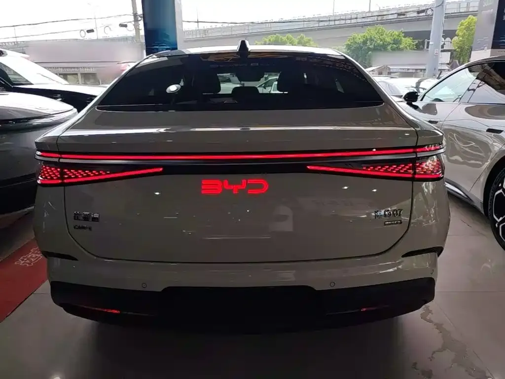 BYD Seal 07 DM-i — фото 7