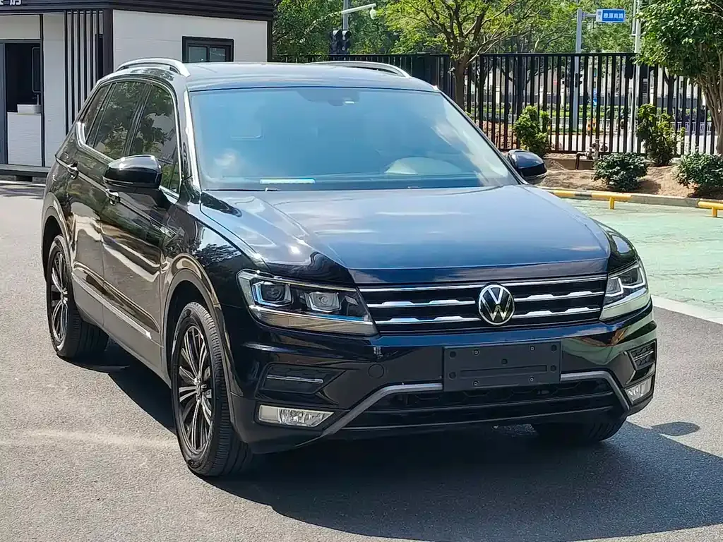 Volkswagen Tiguan L — фото 5