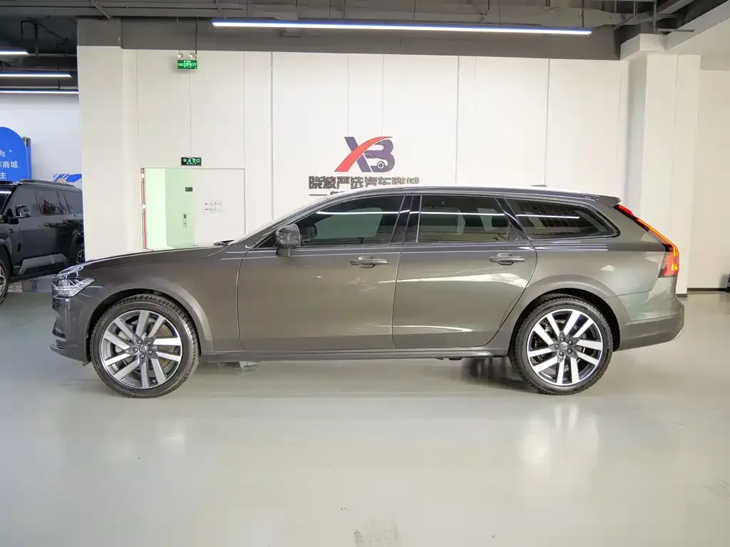 Volvo V90 — фото 10