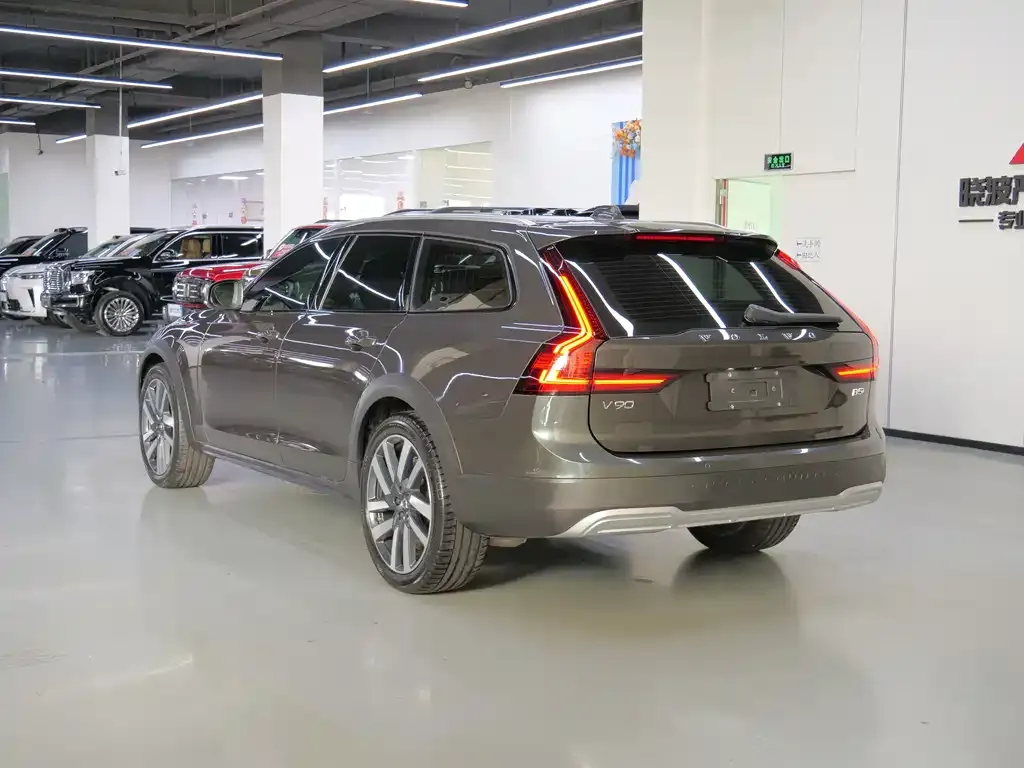 Volvo V90 — фото 8