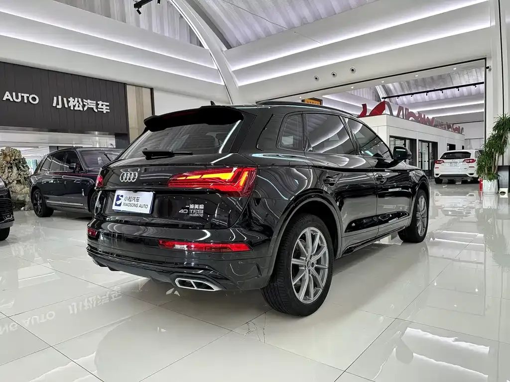 Audi Q5L — фото 4
