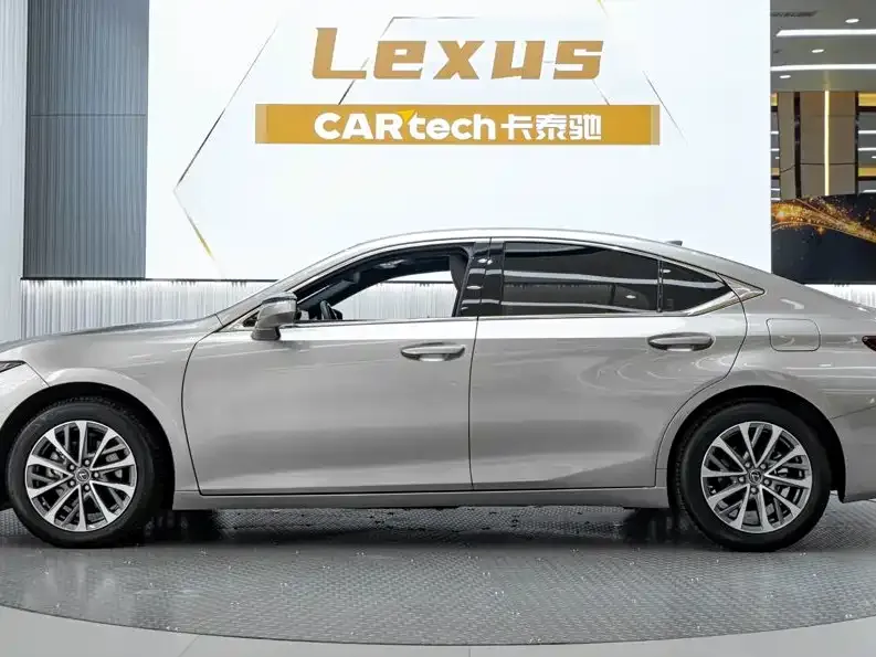Lexus ES — фото 4