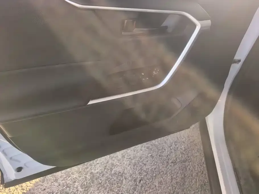 Toyota RAV4 — фото 4