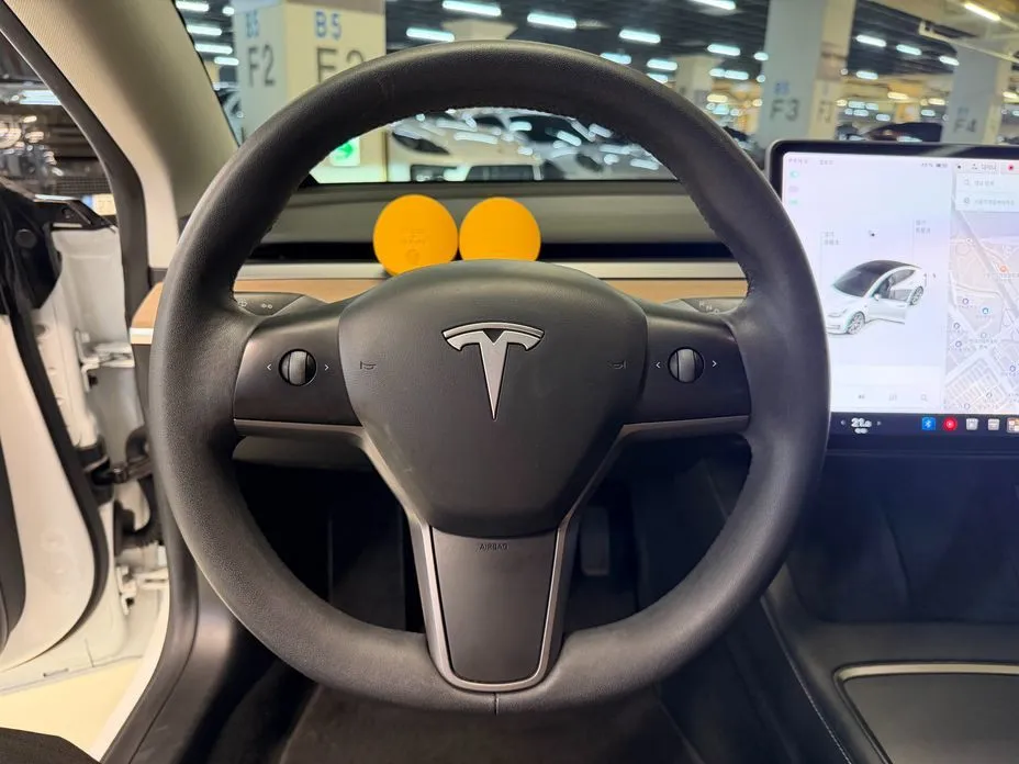 Tesla Model 3 — фото 5