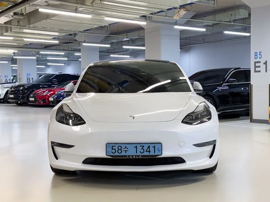 Tesla Model 3 — фото 9