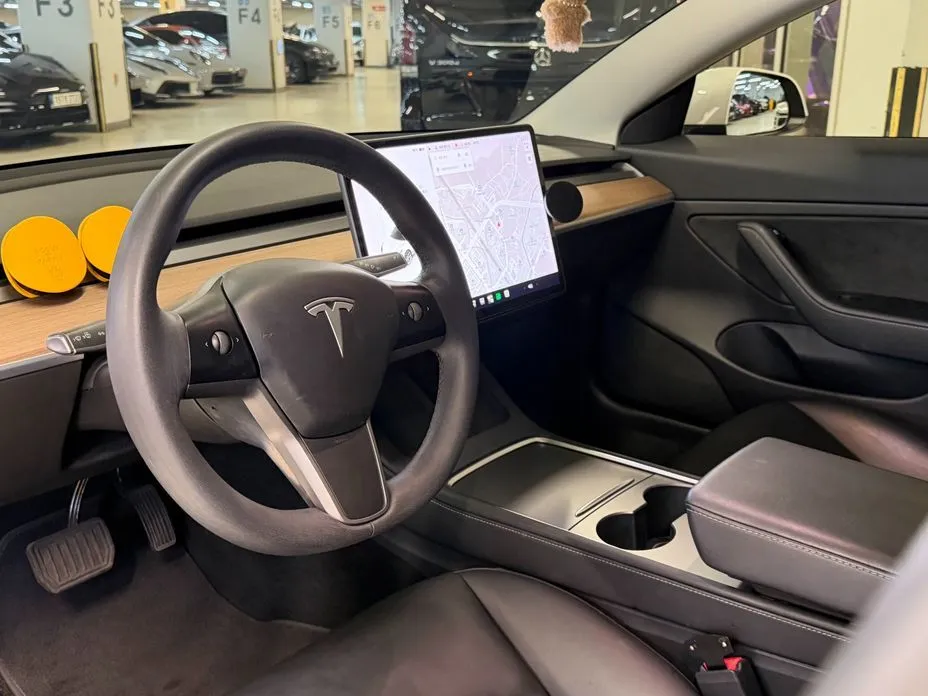 Tesla Model 3 — фото 3