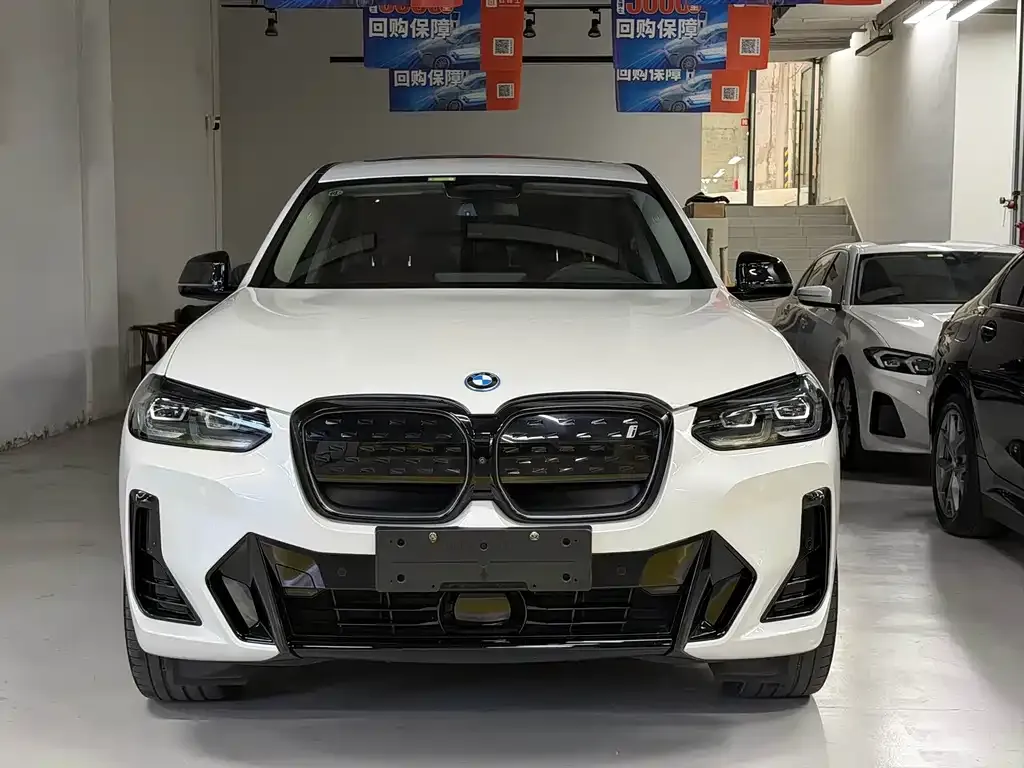 BMW iX3 — фото 2