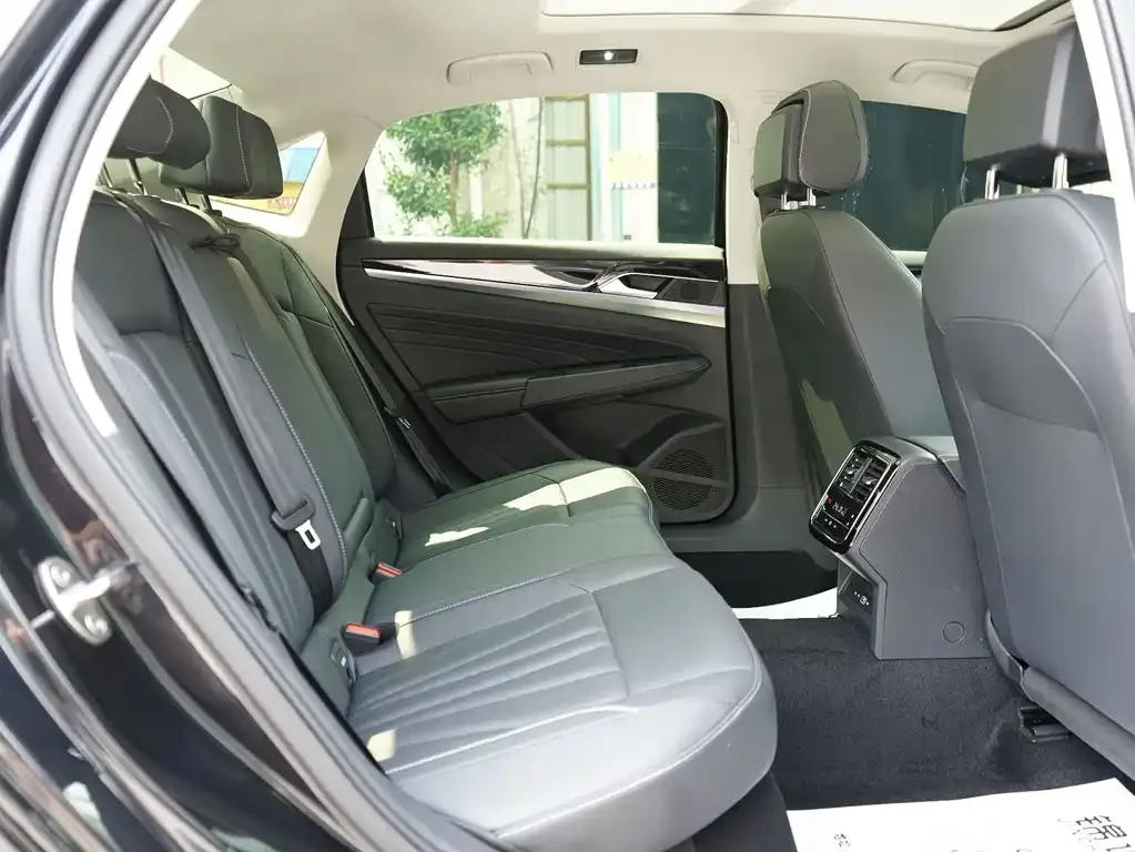 Volkswagen Passat — фото 4