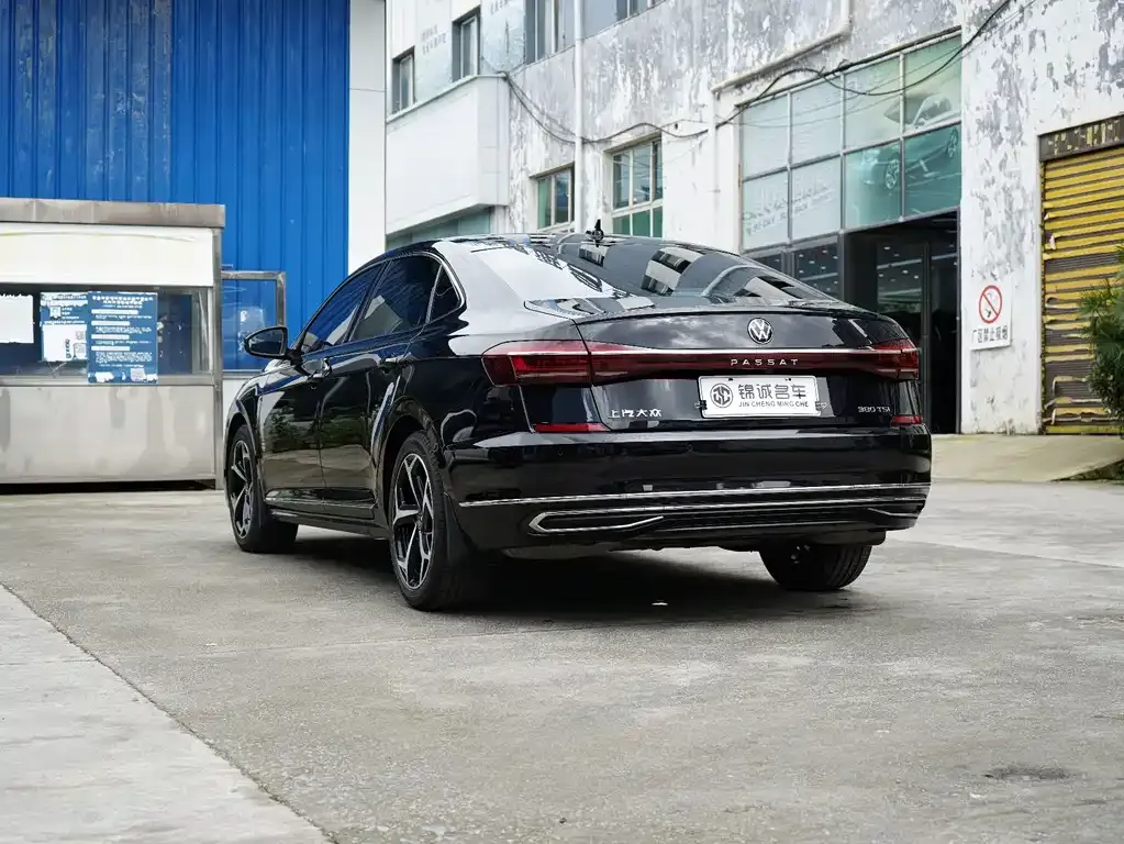 Volkswagen Passat — фото 7