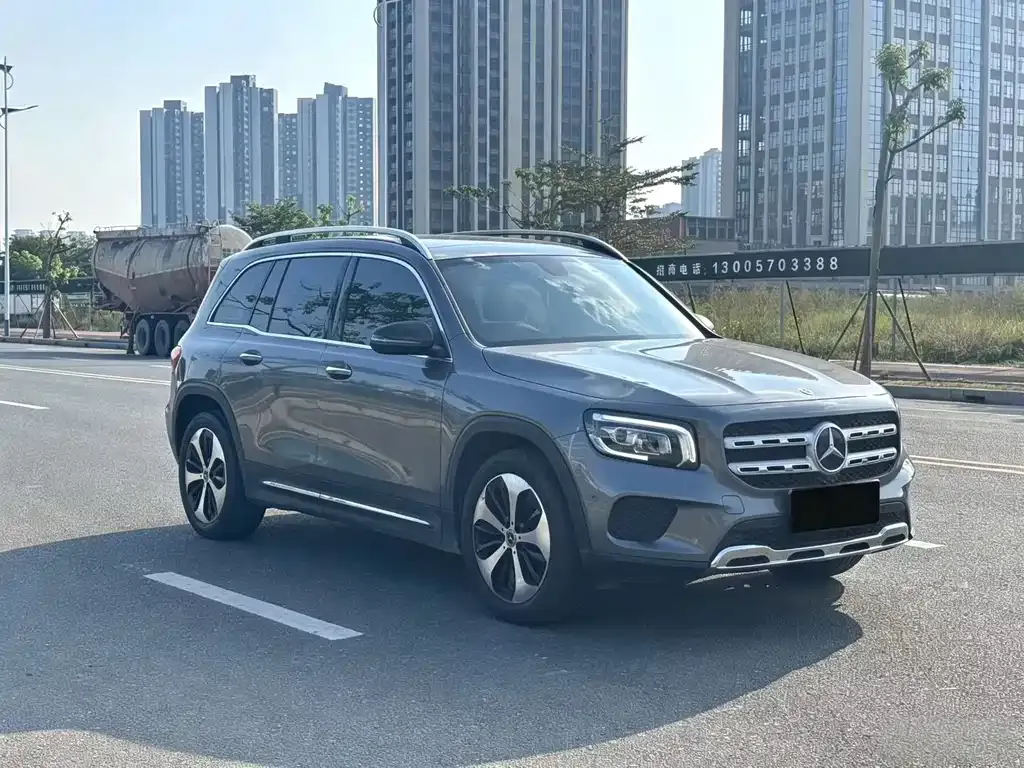 Mercedes-Benz GLB — фото 1