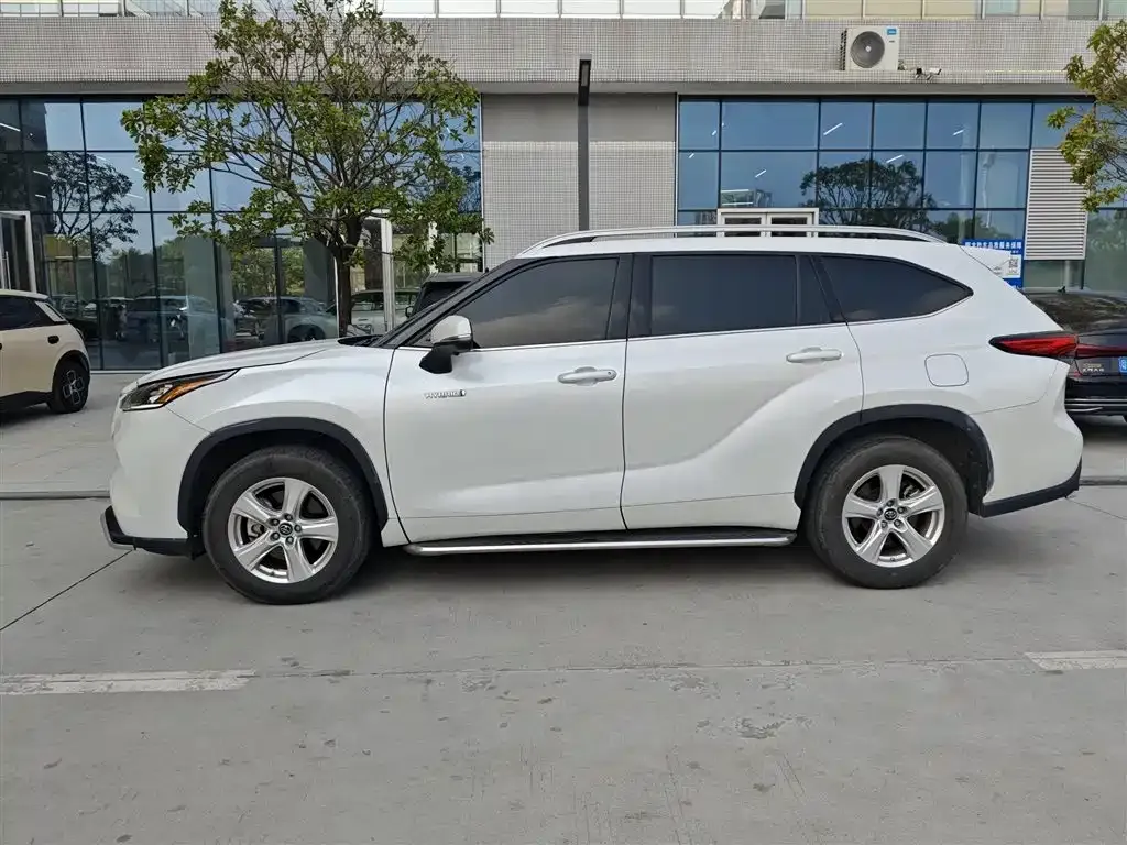 Toyota Highlander — фото 4