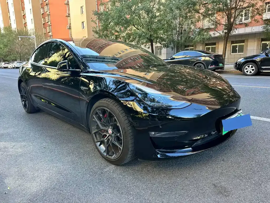 Tesla Model 3 — фото 9