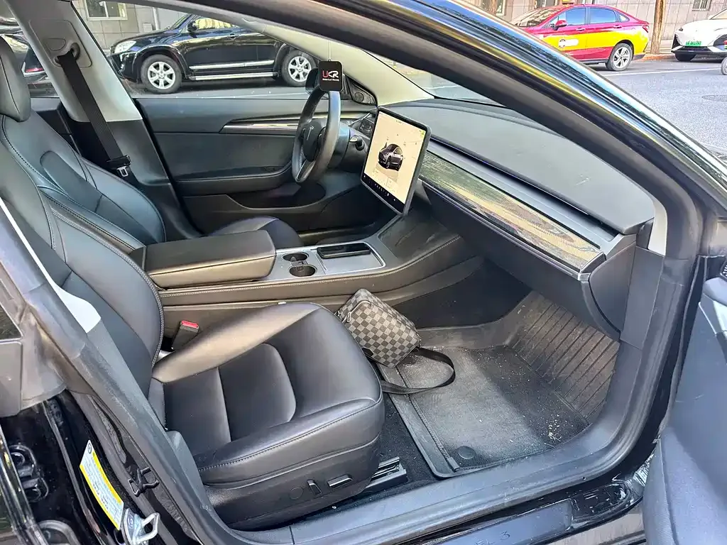 Tesla Model 3 — фото 2
