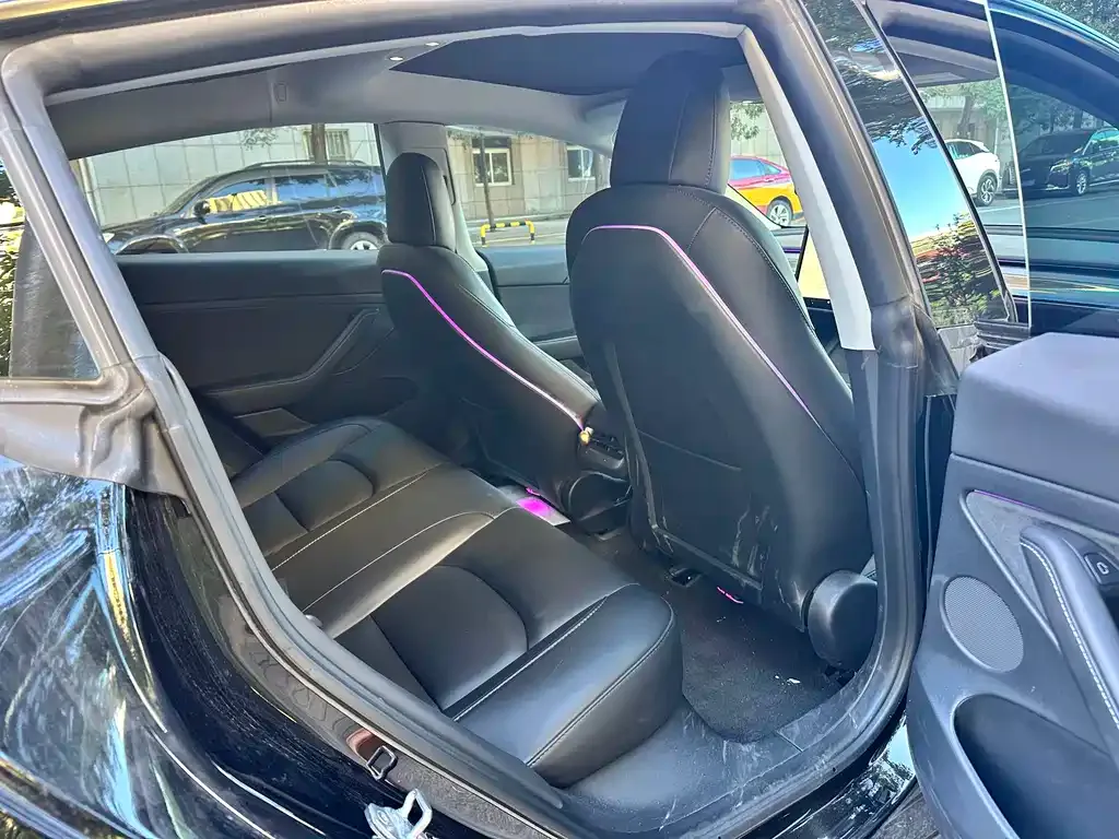 Tesla Model 3 — фото 3
