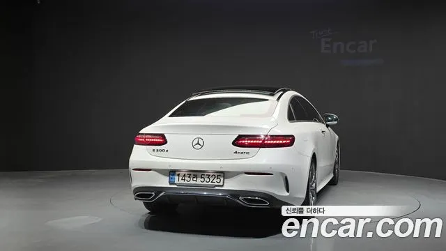 Mercedes-Benz E-Class — фото 3