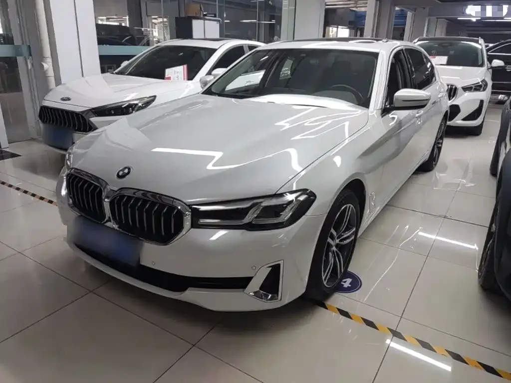 BMW 5 Series — фото 10