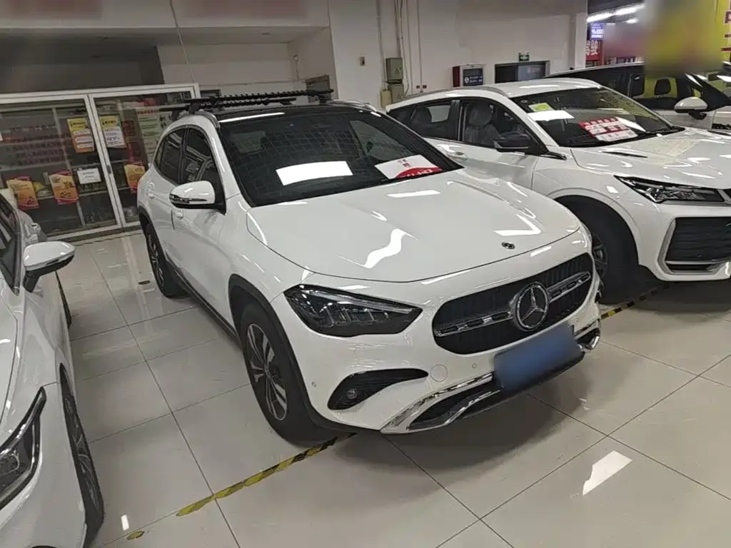 Mercedes-Benz GLA — фото 6