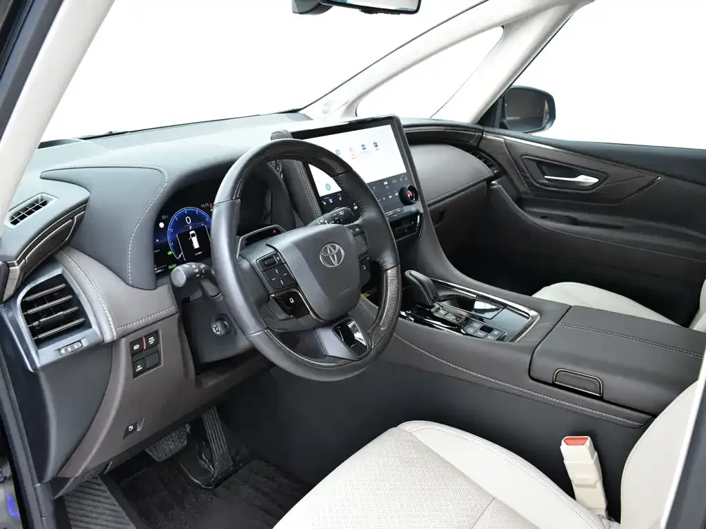 Toyota Alphard — фото 3