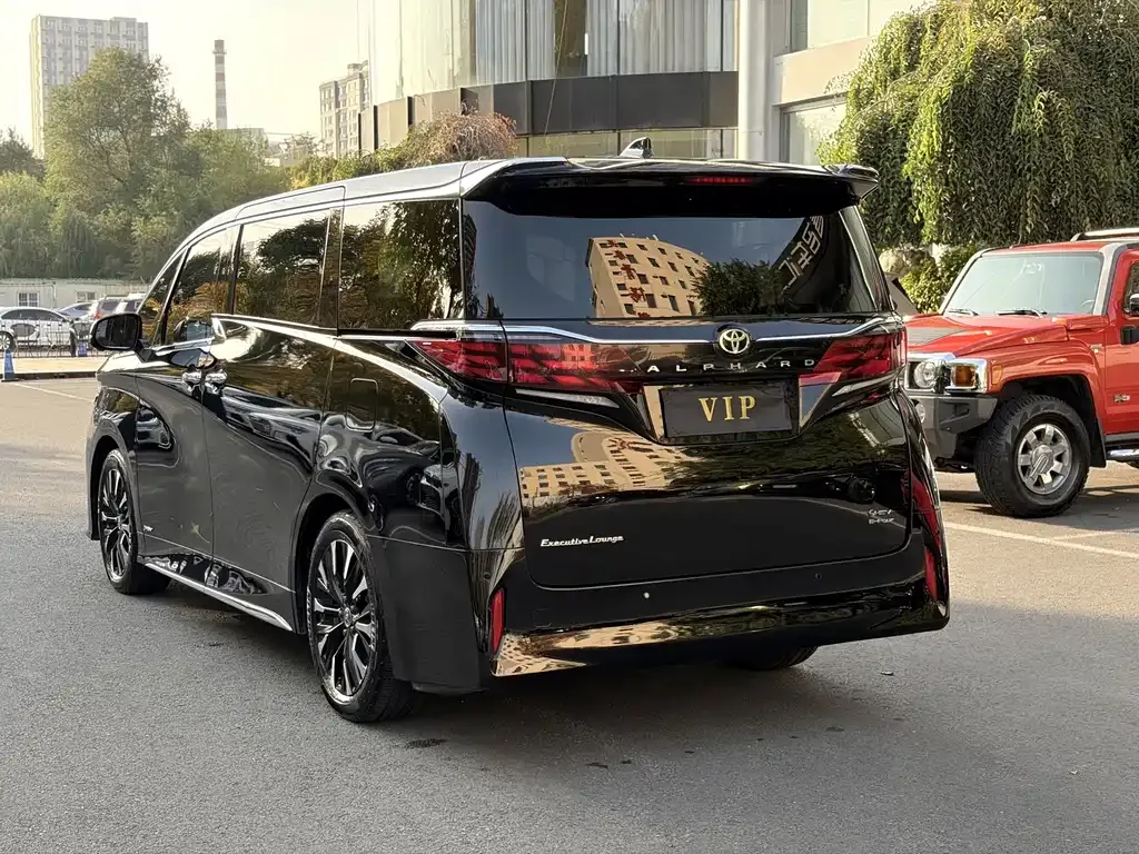 Toyota Alphard — фото 7