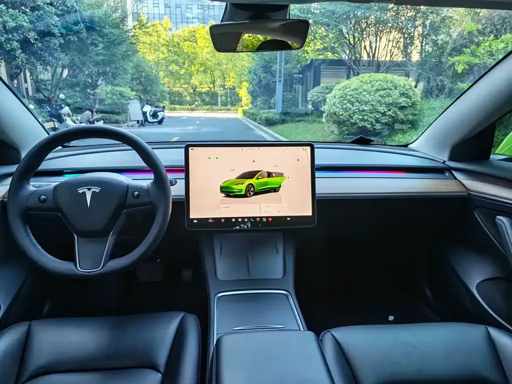 Tesla Model 3 — фото 10