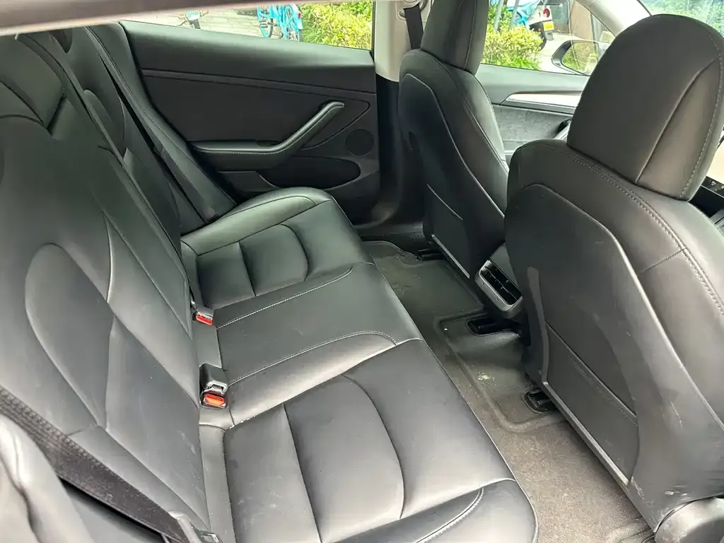 Tesla Model 3 — фото 3