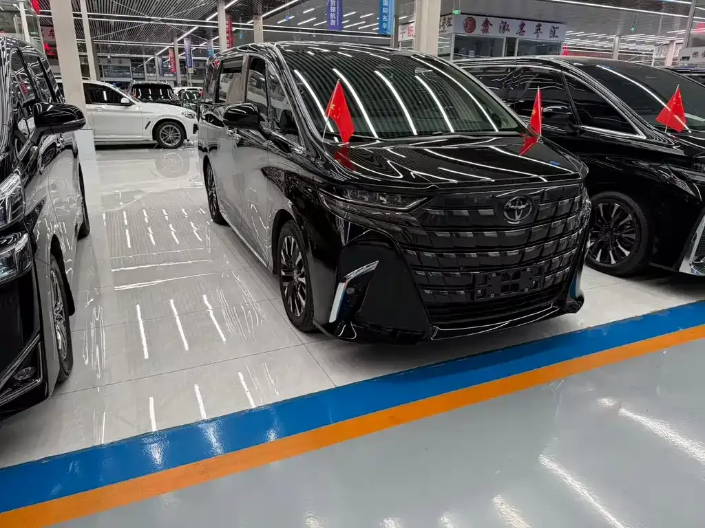 Toyota Alphard — фото 5