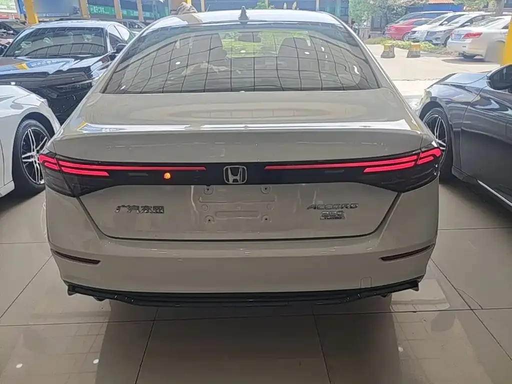Honda Accord — фото 5