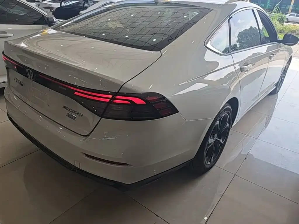 Honda Accord — фото 9