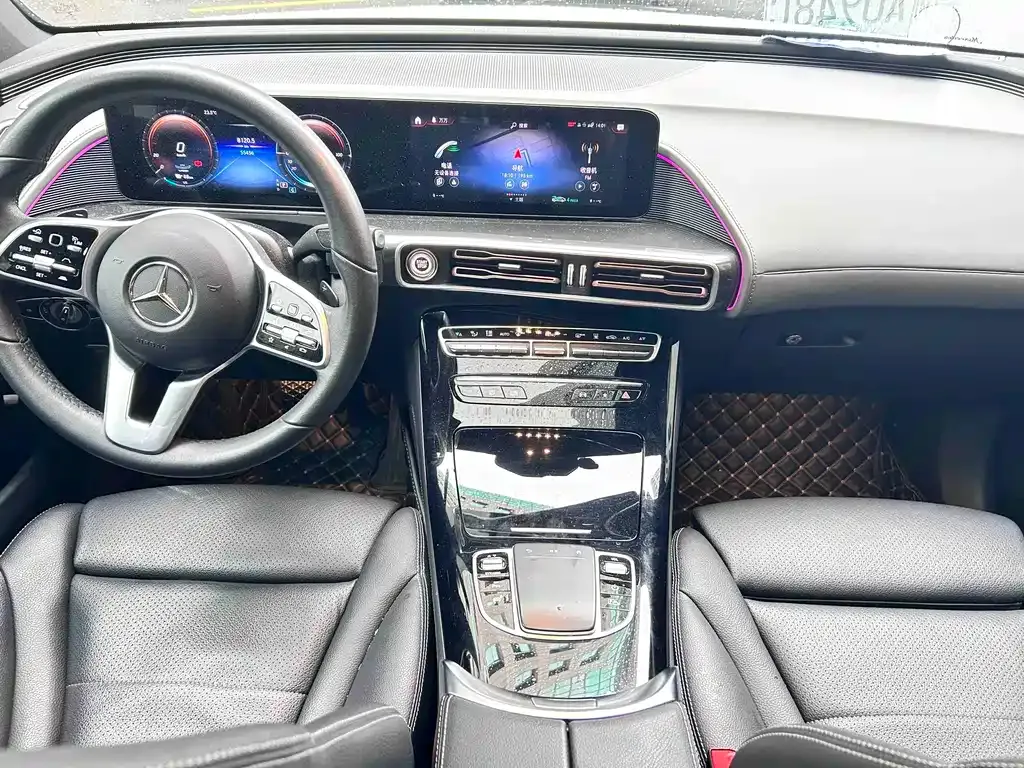 Mercedes-Benz EQC — фото 10