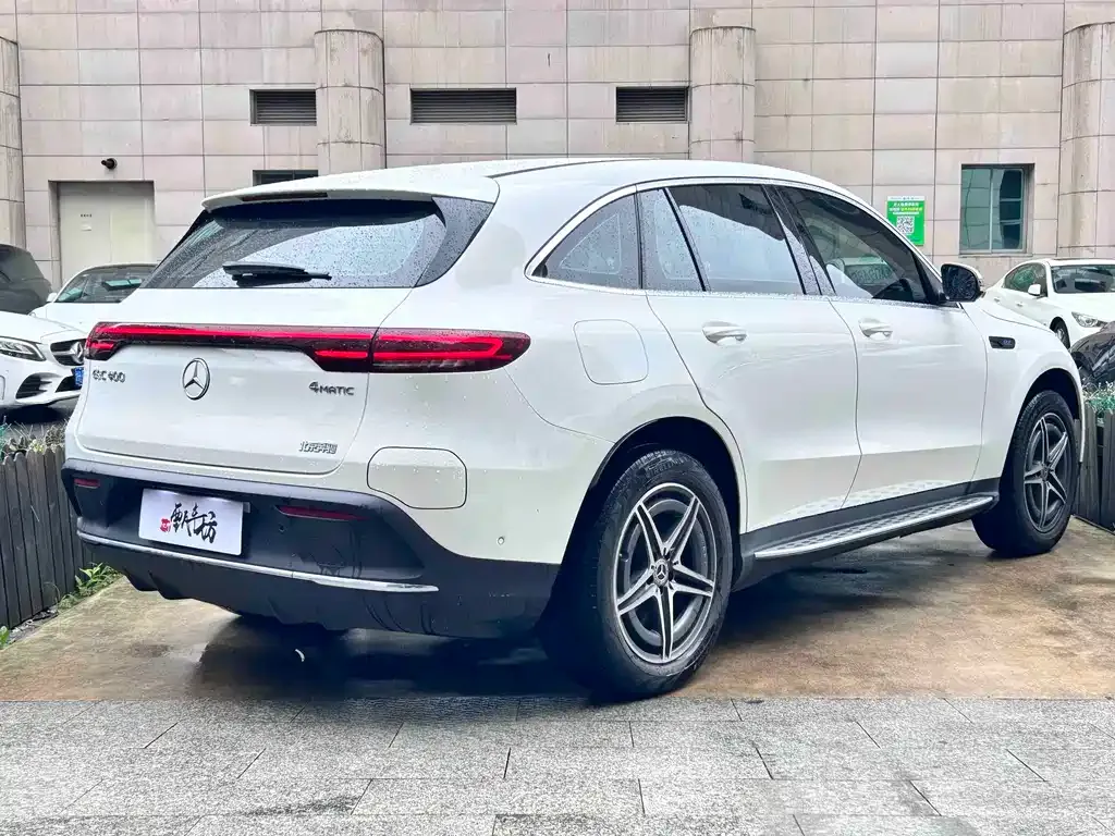 Mercedes-Benz EQC — фото 8
