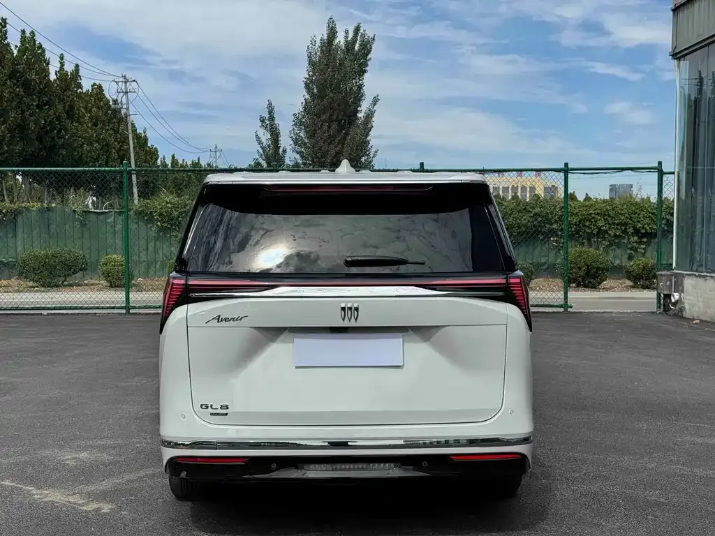 Buick GL8 Hybrid — фото 2