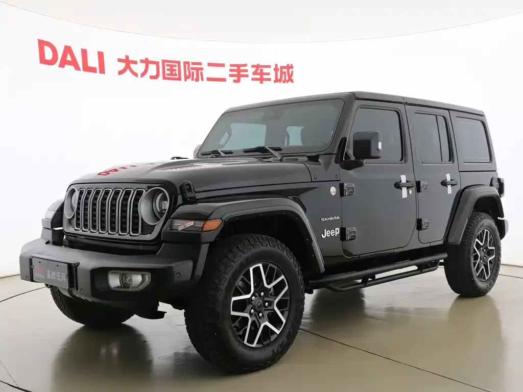 Jeep Wrangler — фото 1