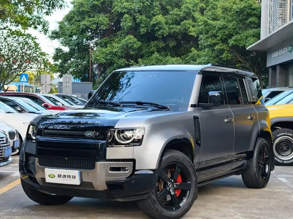 Land Rover Defender — фото 1