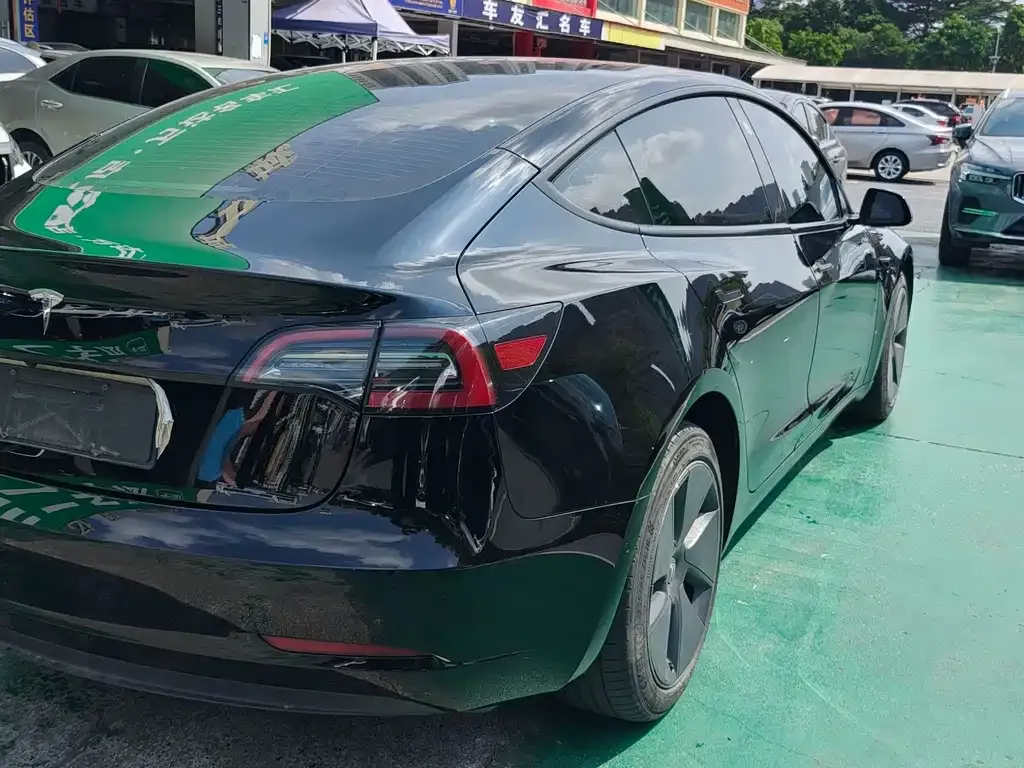 Tesla Model 3 — фото 5
