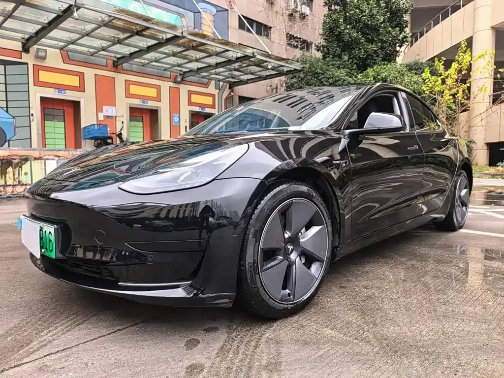 Tesla Model 3 — фото 3