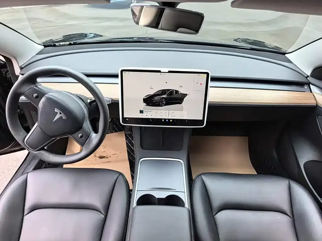 Tesla Model 3 — фото 7