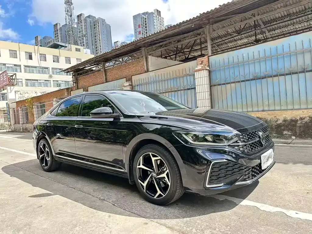 Volkswagen Passat — фото 1