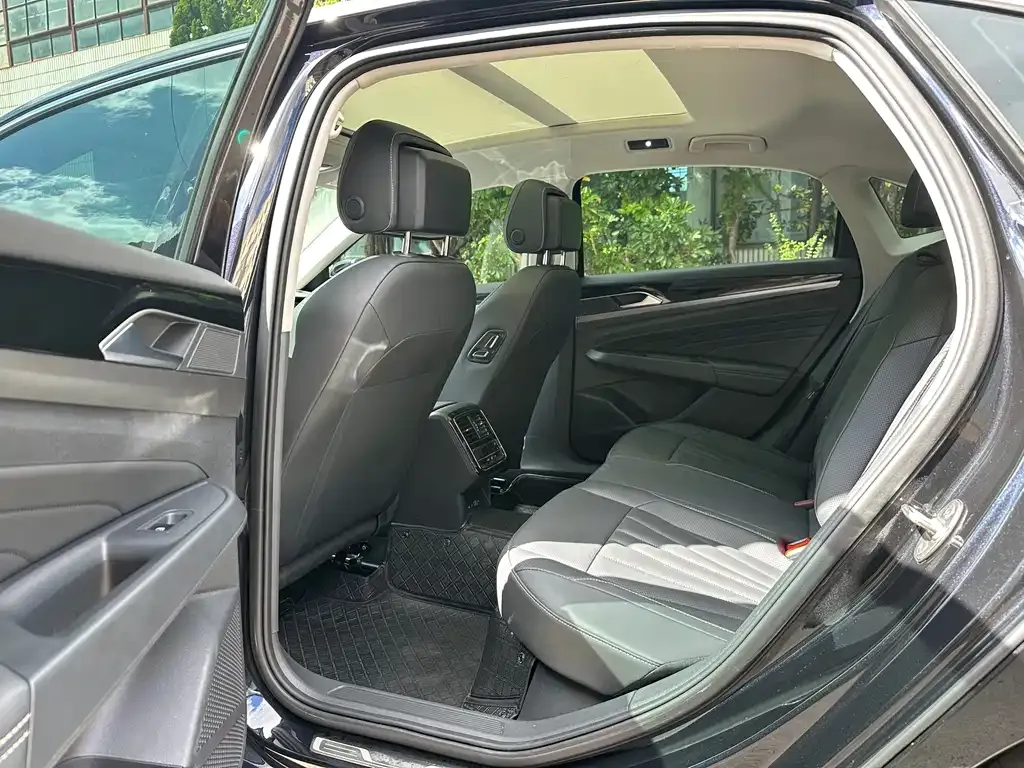 Volkswagen Passat — фото 2
