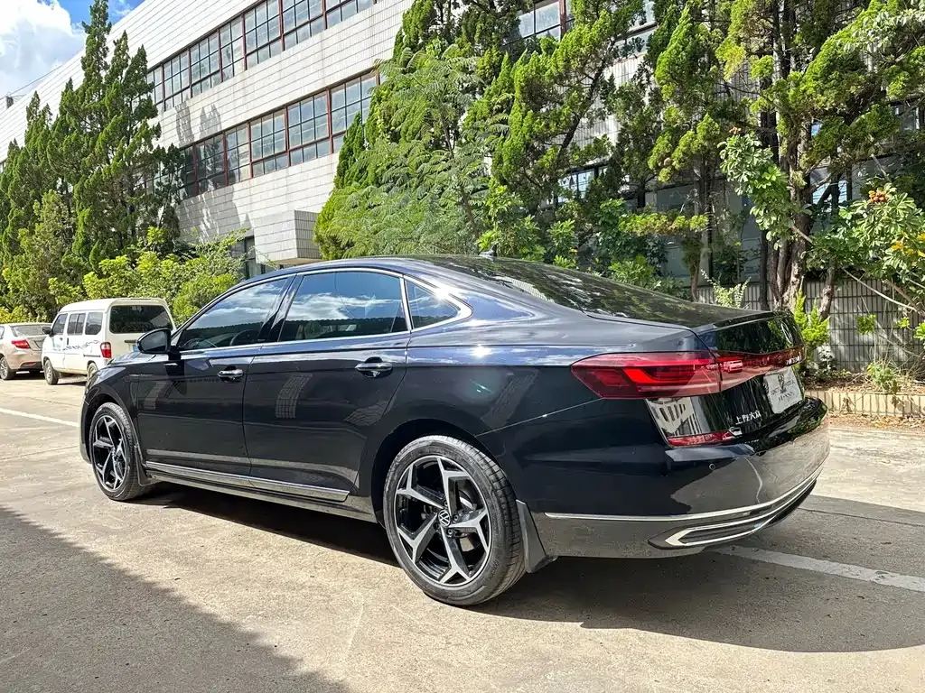 Volkswagen Passat — фото 3