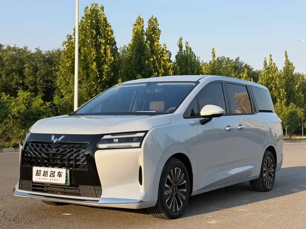 Wuling Xingguang 730 New Energy — фото 1