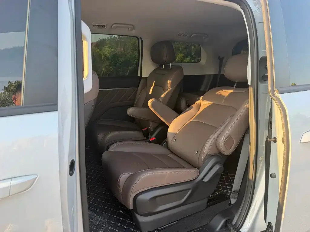Wuling Xingguang 730 New Energy — фото 3