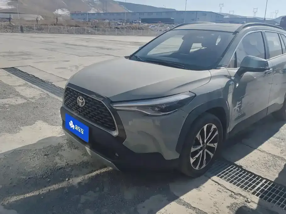 Toyota Corolla Cross — фото 1