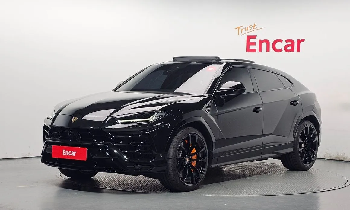 Lamborghini Urus — фото 1