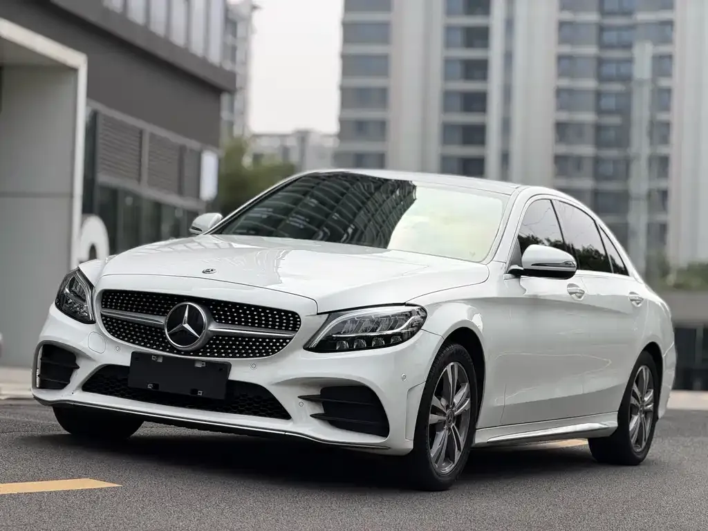 Mercedes-Benz C-Class — фото 1