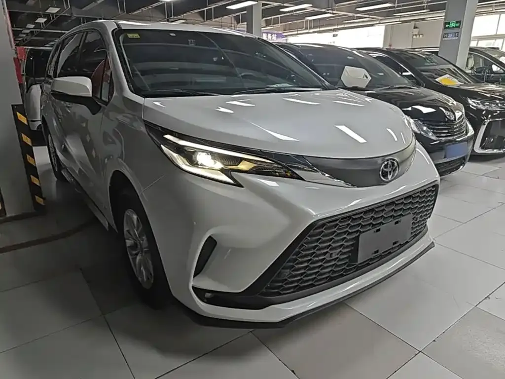 Toyota Granvia — фото 3