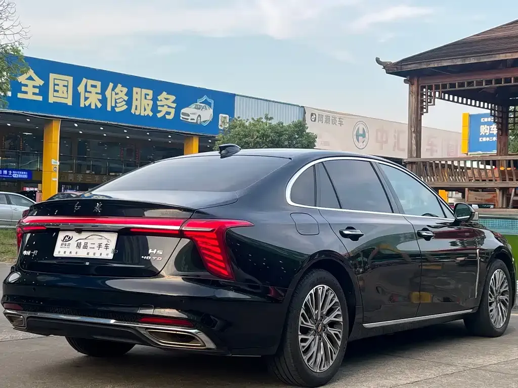 Hongqi H5 — фото 10